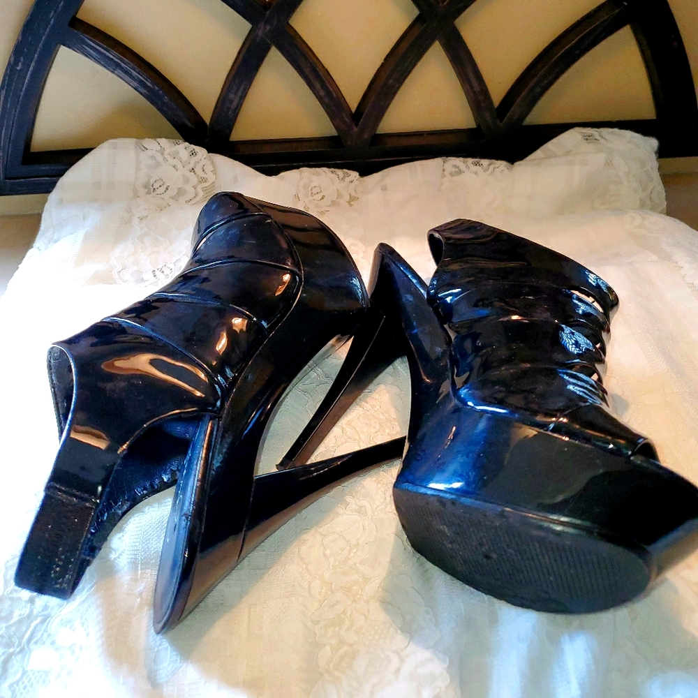 WENT 2 RESALE Jessica Simpson Heels